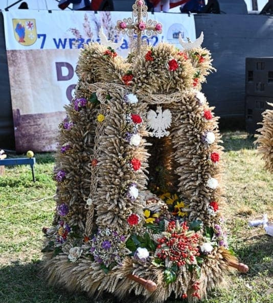 Wieniec dożynkowy sołectwa Piaseczna