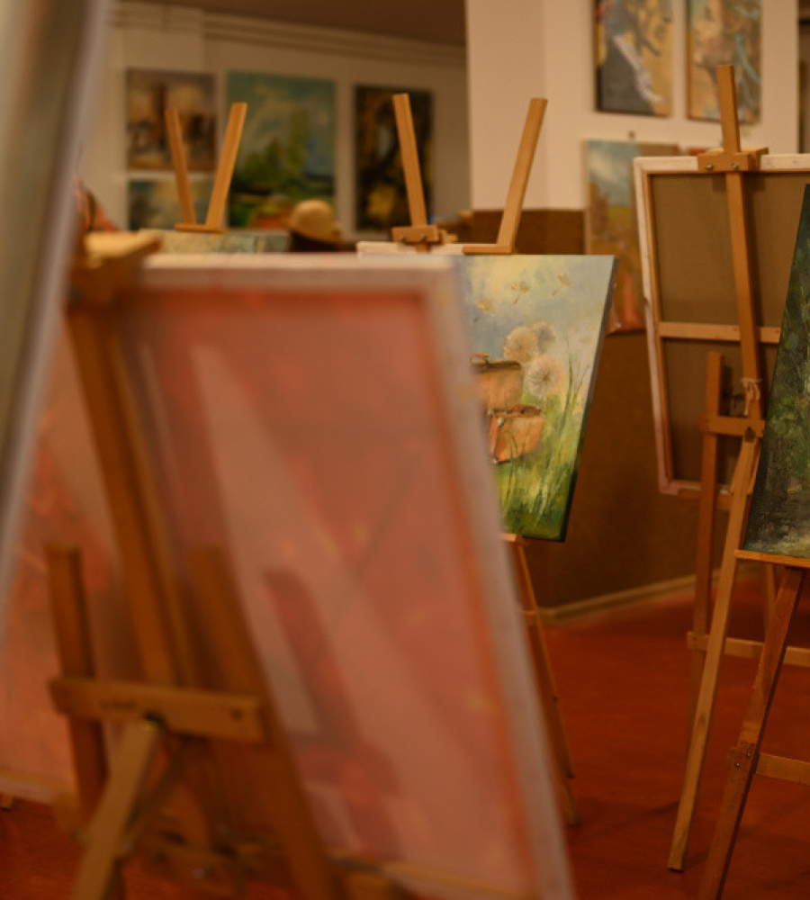 Obrazy na sztalugach inspirowane Legendami Bańskimi